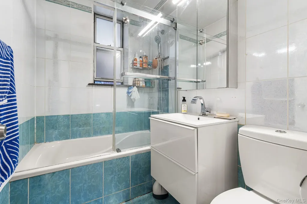 2552 E 7th Street Brooklyn NY 11235