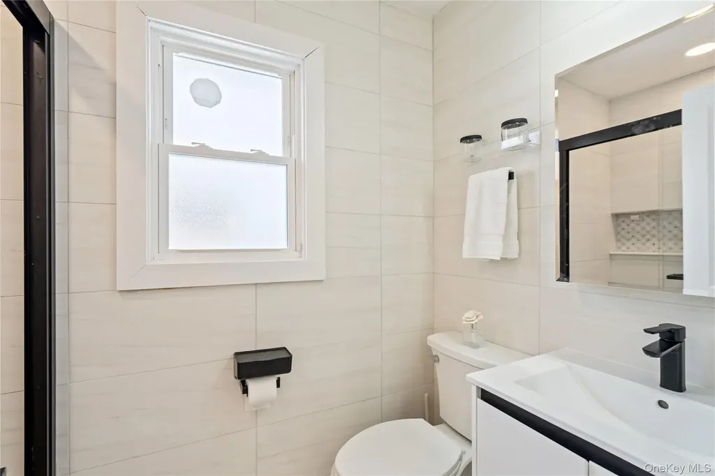 36 Stauber Drive Plainview NY 11803