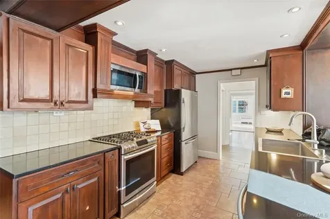 246 Mamaroneck Road Scarsdale NY 10583