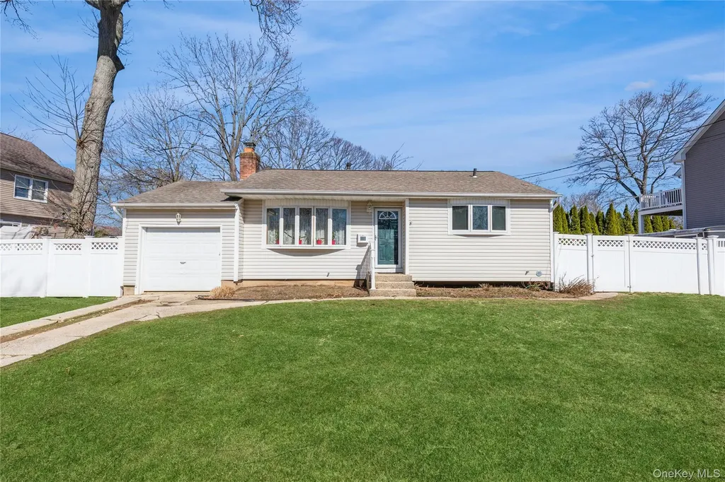 3 Grand Haven Drive Commack NY 11725