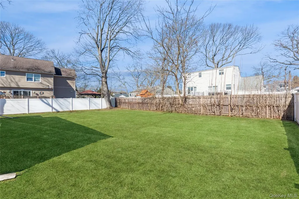 3 Grand Haven Drive Commack NY 11725