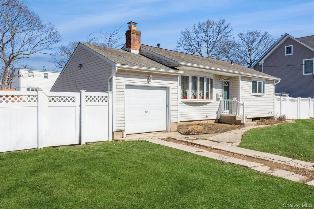 3 Grand Haven Drive Commack NY 11725