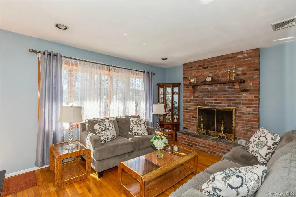 3 Grand Haven Drive Commack NY 11725