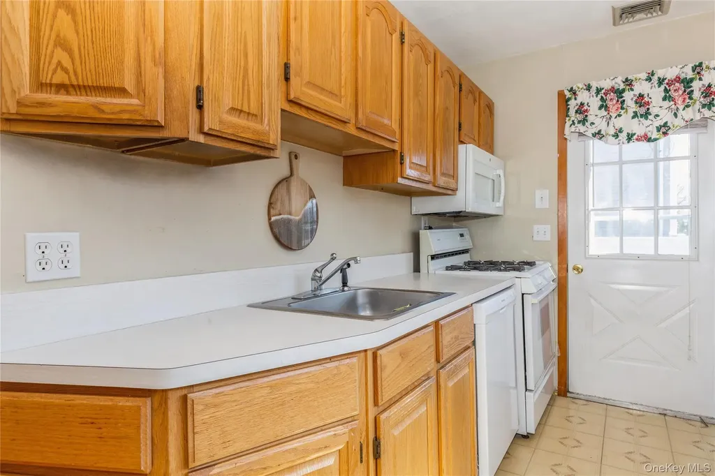 3 Grand Haven Drive Commack NY 11725