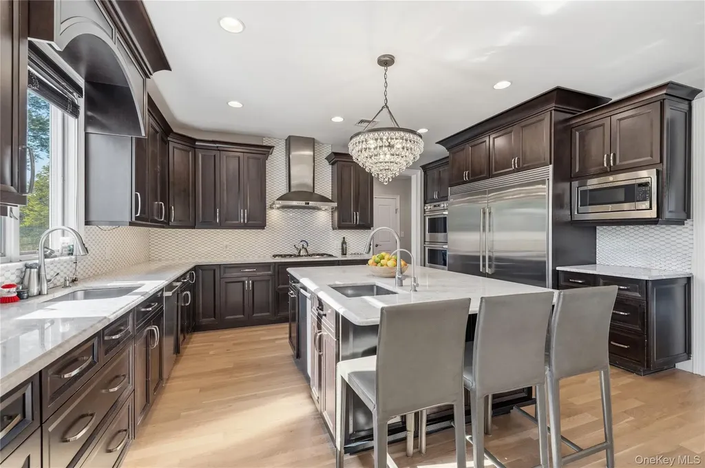 553 Derby Avenue Woodmere NY 11598