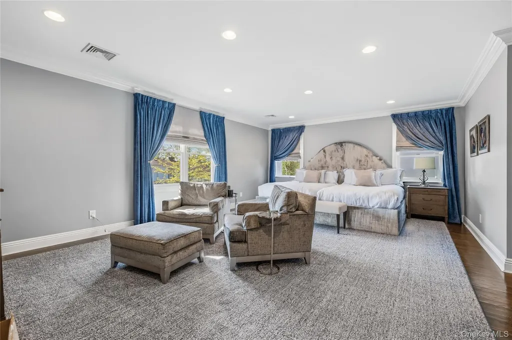 553 Derby Avenue Woodmere NY 11598