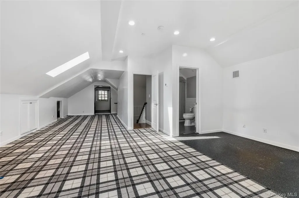 553 Derby Avenue Woodmere NY 11598