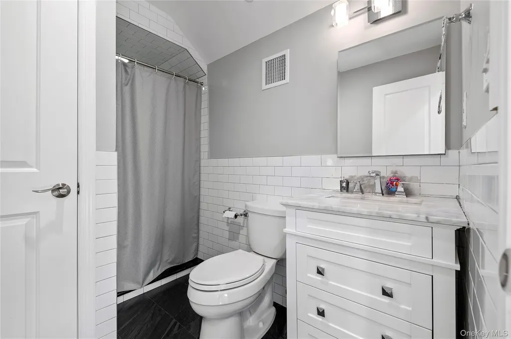 553 Derby Avenue Woodmere NY 11598