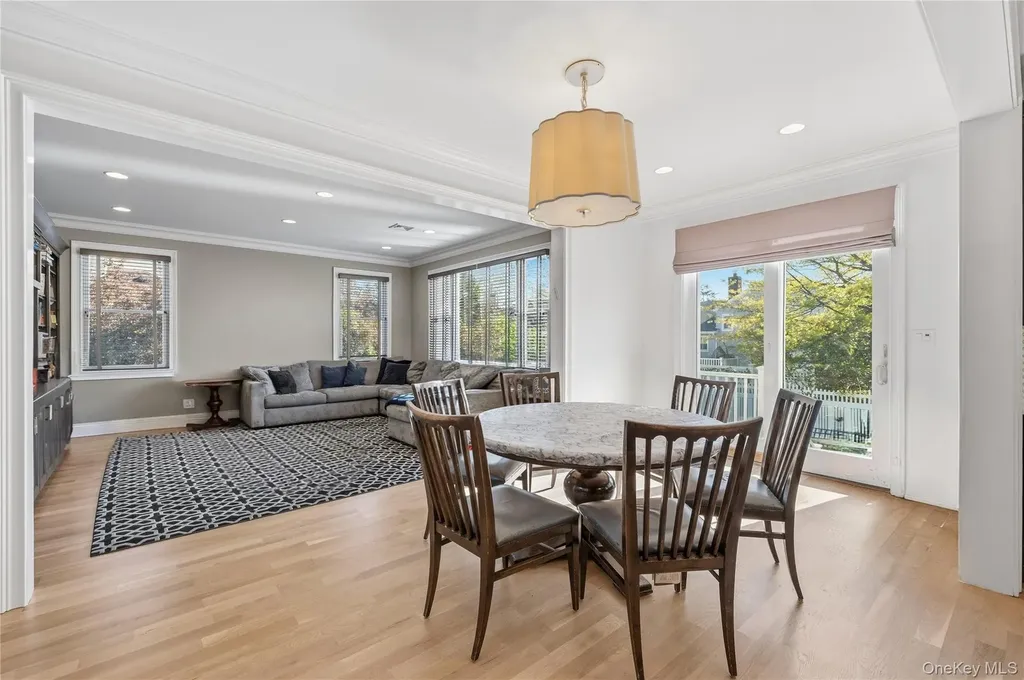 553 Derby Avenue Woodmere NY 11598