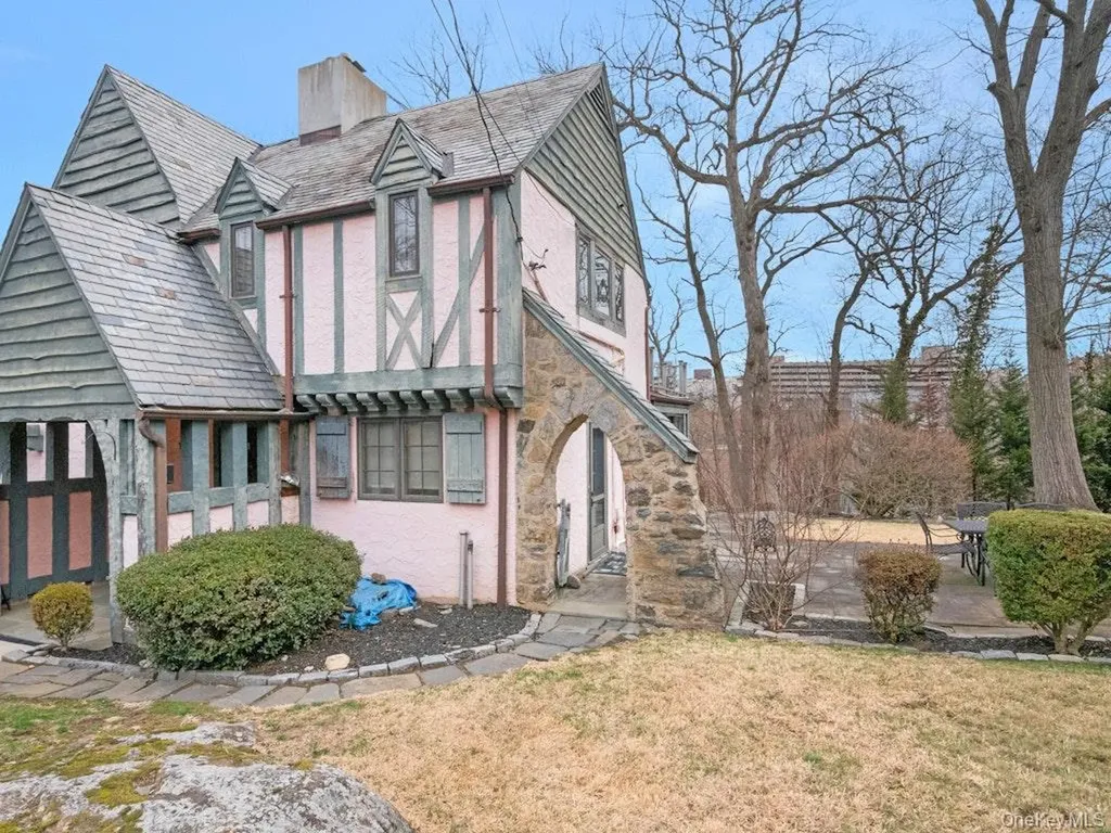 88 Stockbridge Road Yonkers NY 10710