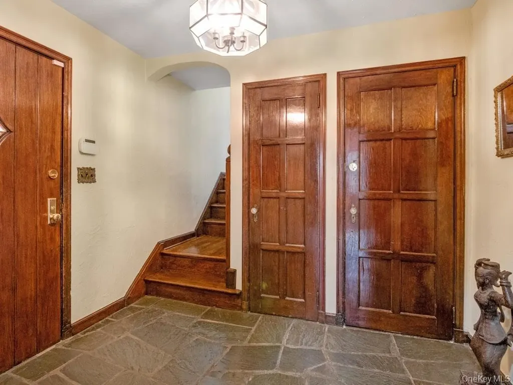 88 Stockbridge Road Yonkers NY 10710