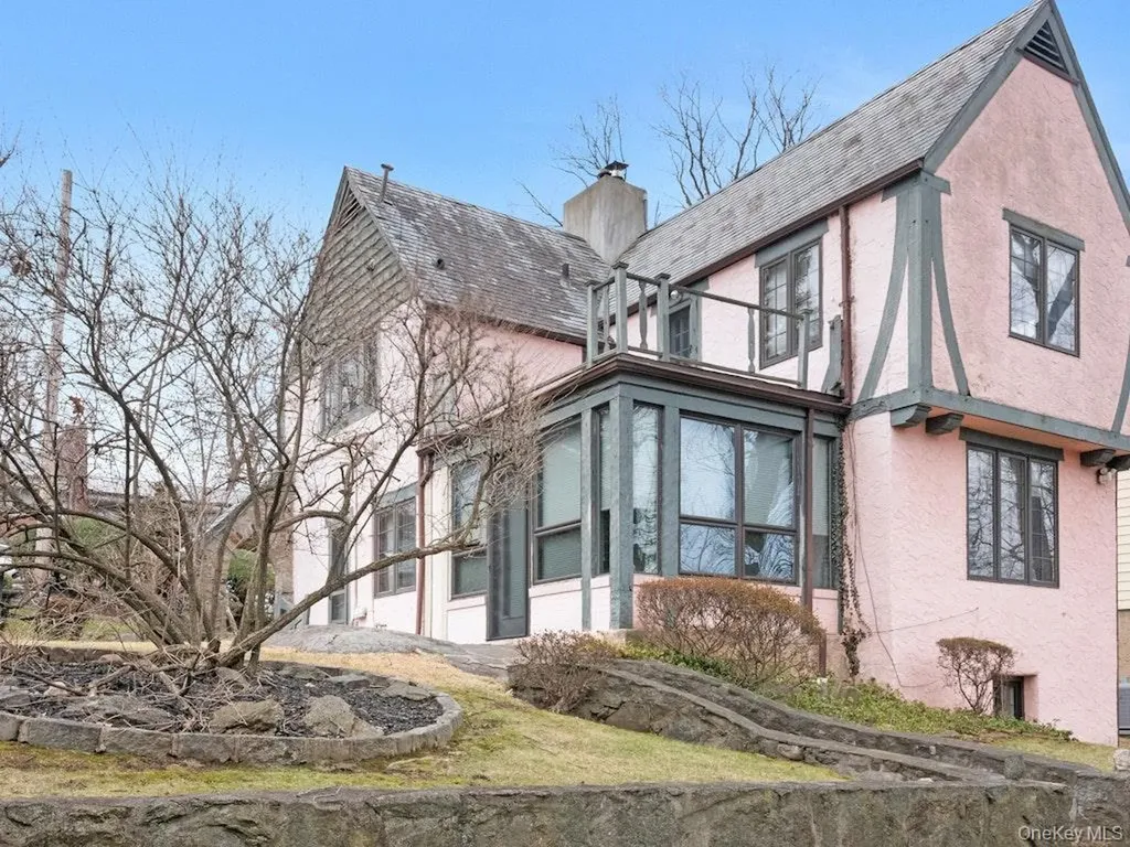 88 Stockbridge Road Yonkers NY 10710