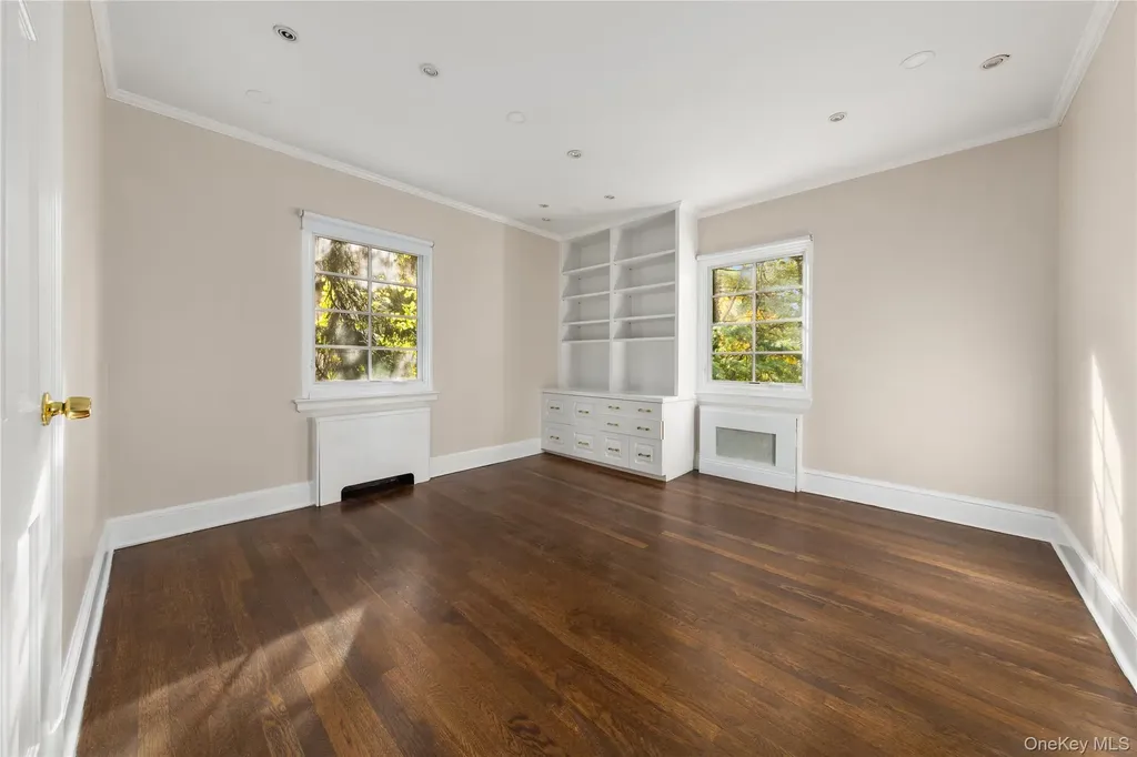 4725 Independence Avenue Bronx NY 10471