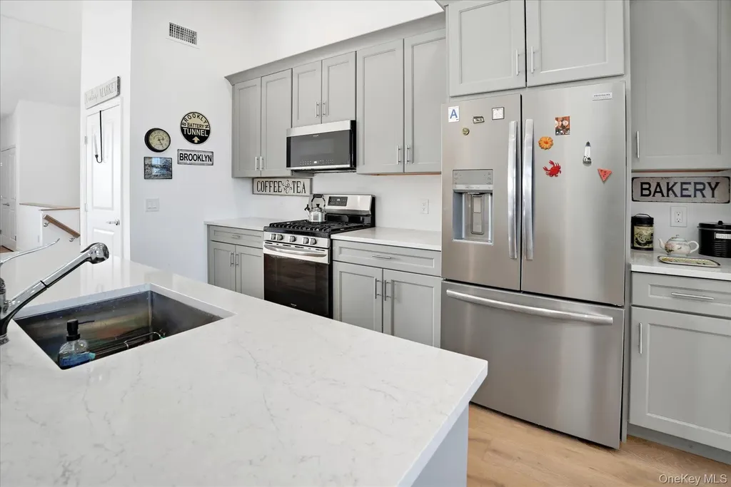 272 Silver Timber Drive Yaphank NY 11980