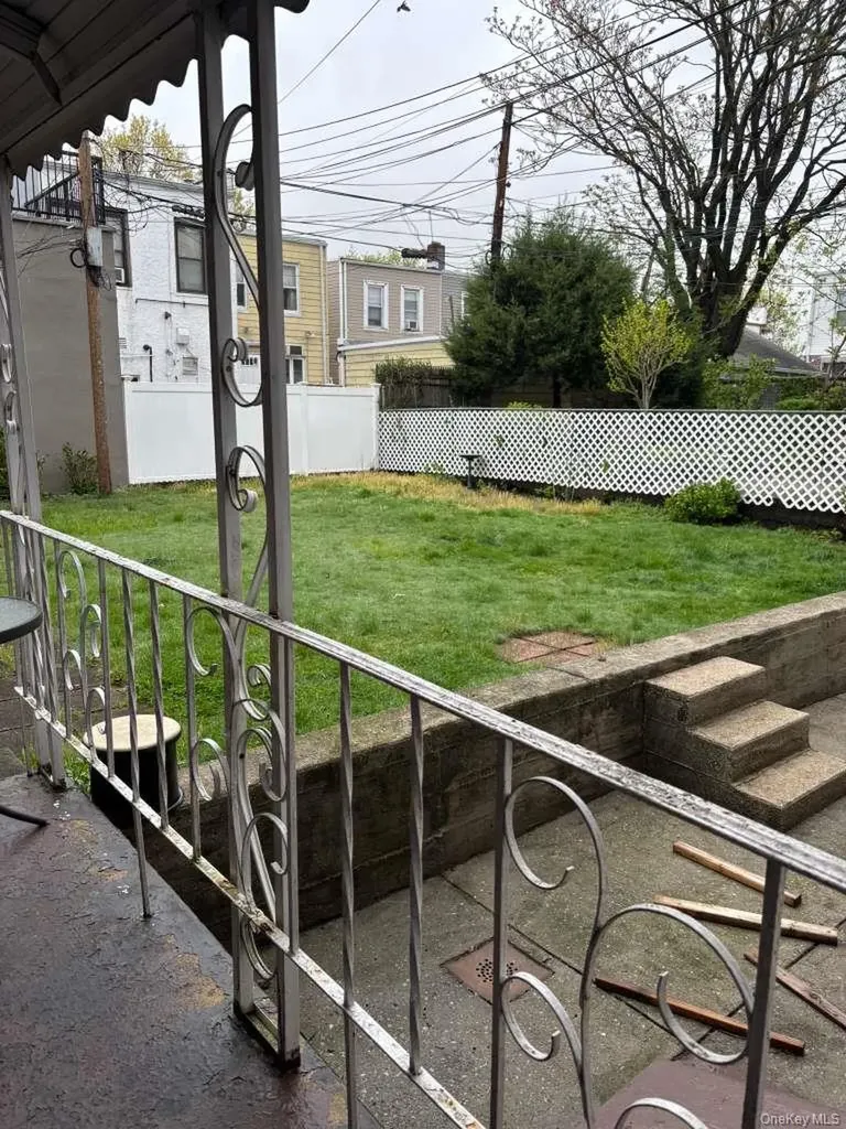 71-29 Myrtle Avenue Glendale NY 11385