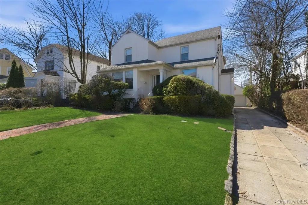373 Northfield Road Woodmere NY 11598