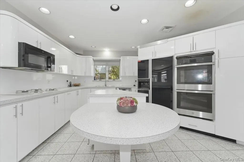 373 Northfield Road Woodmere NY 11598