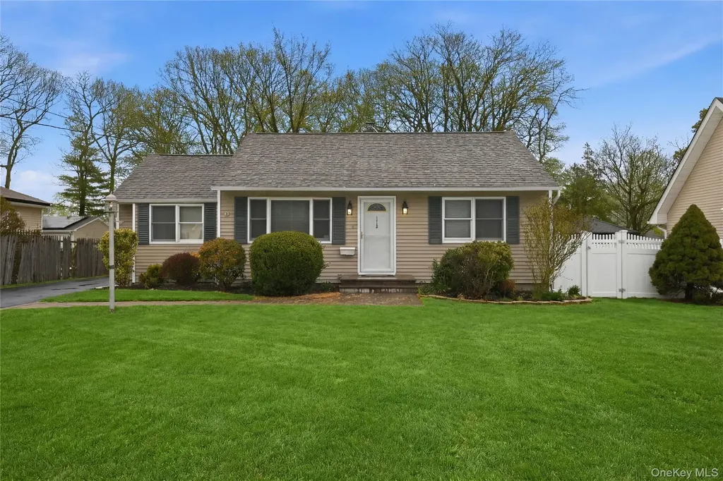 112 Noel Drive Centereach NY 11720