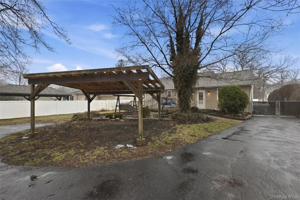 112 Noel Drive Centereach NY 11720