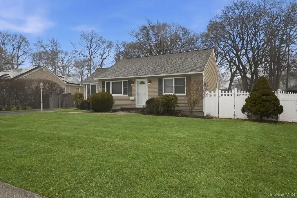 112 Noel Drive Centereach NY 11720