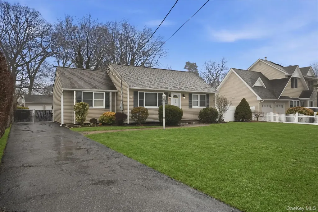 112 Noel Drive Centereach NY 11720