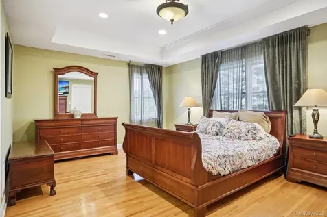101 Middle Road Eastchester NY 10709