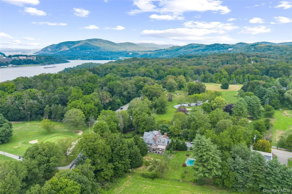 996 Route 9d Garrison NY 10524