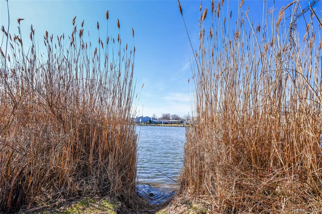 5 Fairharbor Drive Patchogue NY 11772