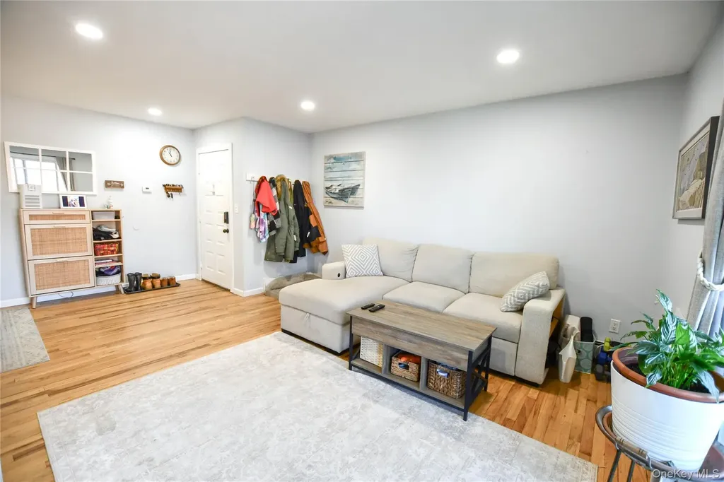 5 Fairharbor Drive Patchogue NY 11772