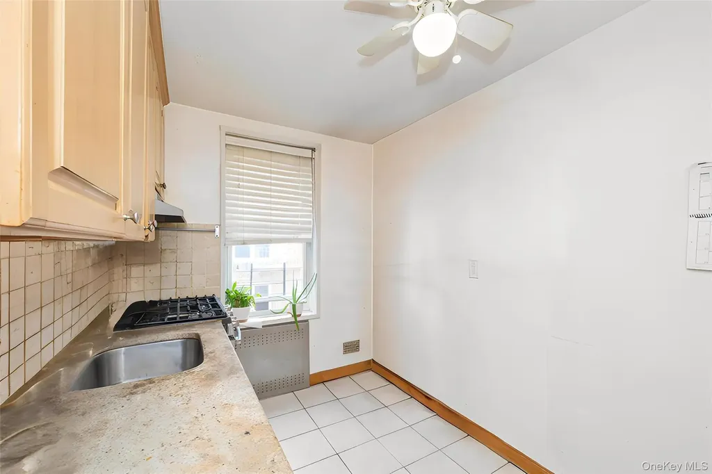 110 Brooklyn Avenue Freeport NY 11520
