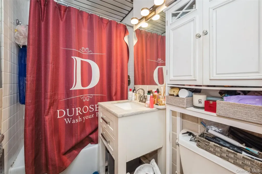 110 Brooklyn Avenue Freeport NY 11520