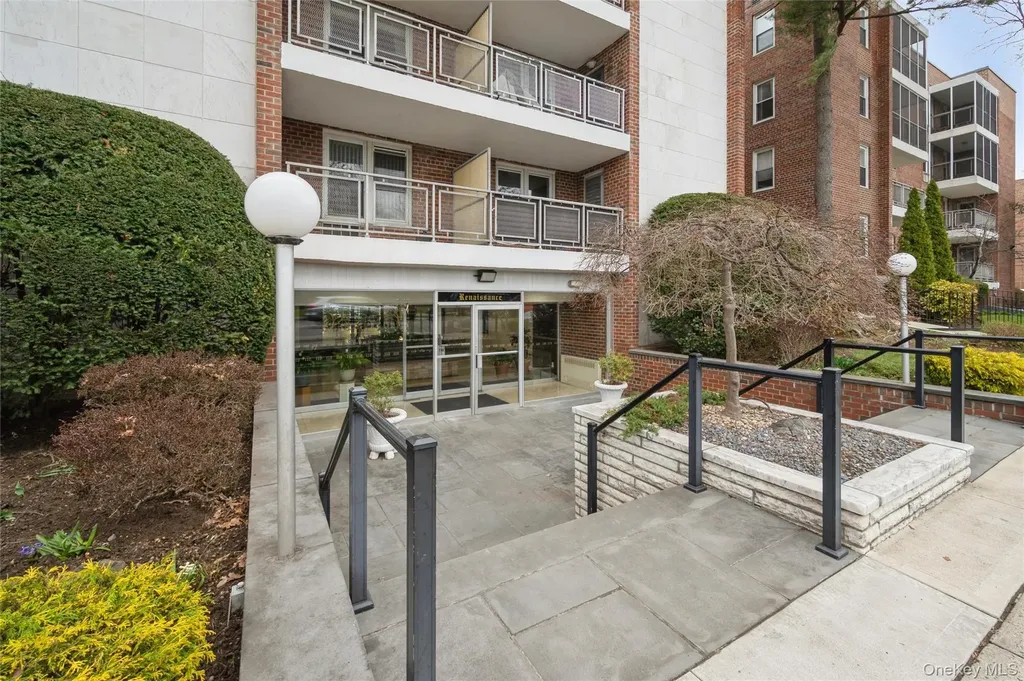 110 Brooklyn Avenue Freeport NY 11520