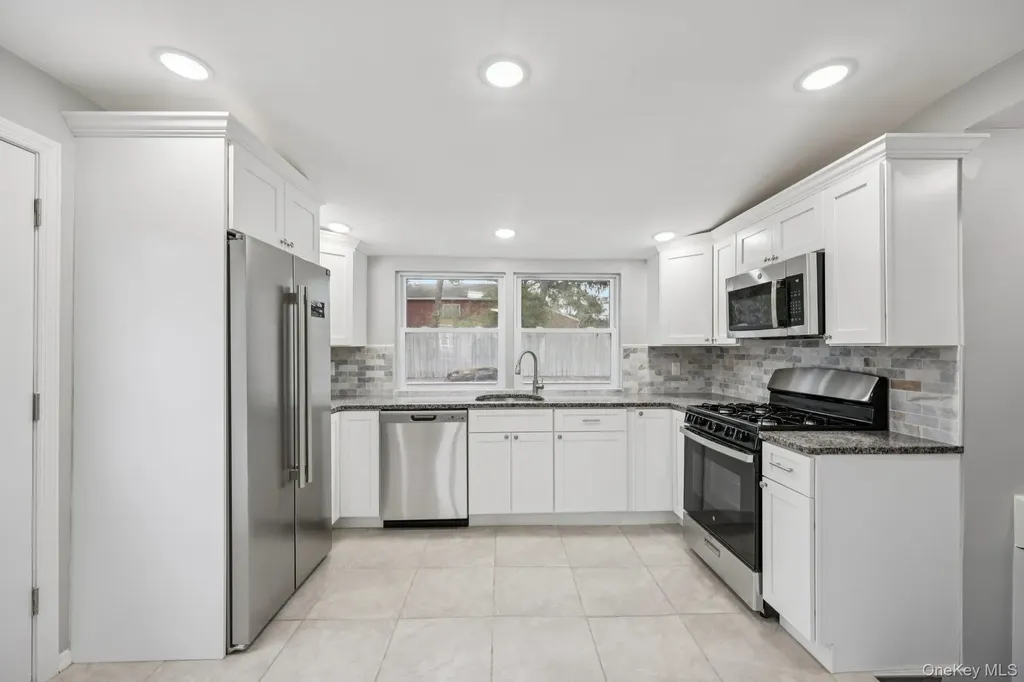 33 E Cherry Street Central Islip NY 11722