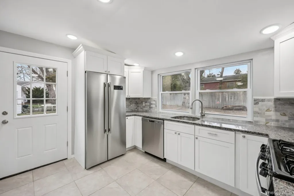 33 E Cherry Street Central Islip NY 11722