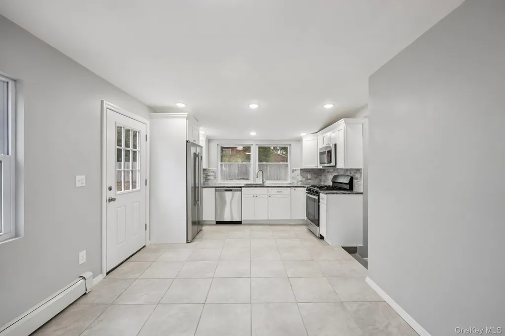 33 E Cherry Street Central Islip NY 11722