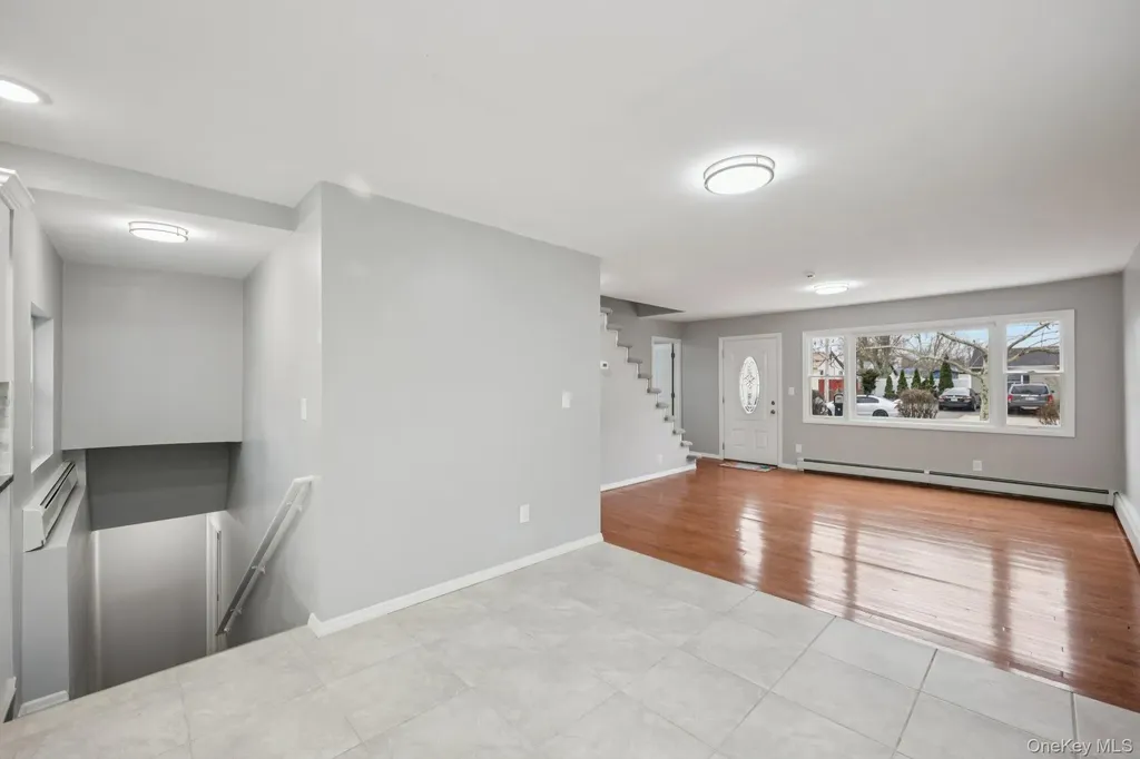 33 E Cherry Street Central Islip NY 11722