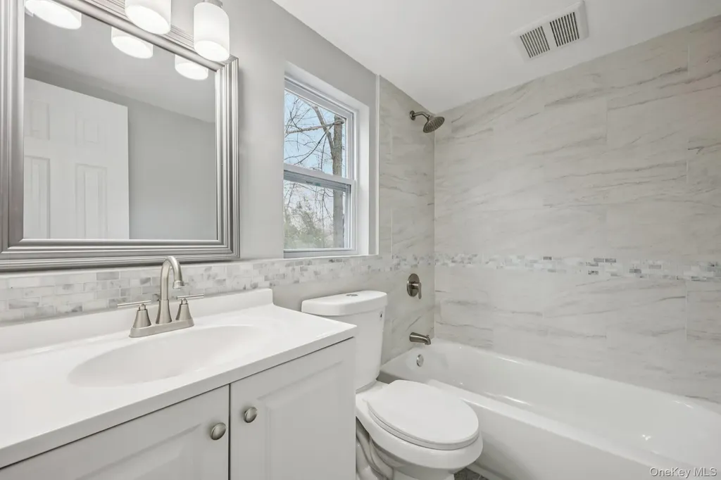33 E Cherry Street Central Islip NY 11722