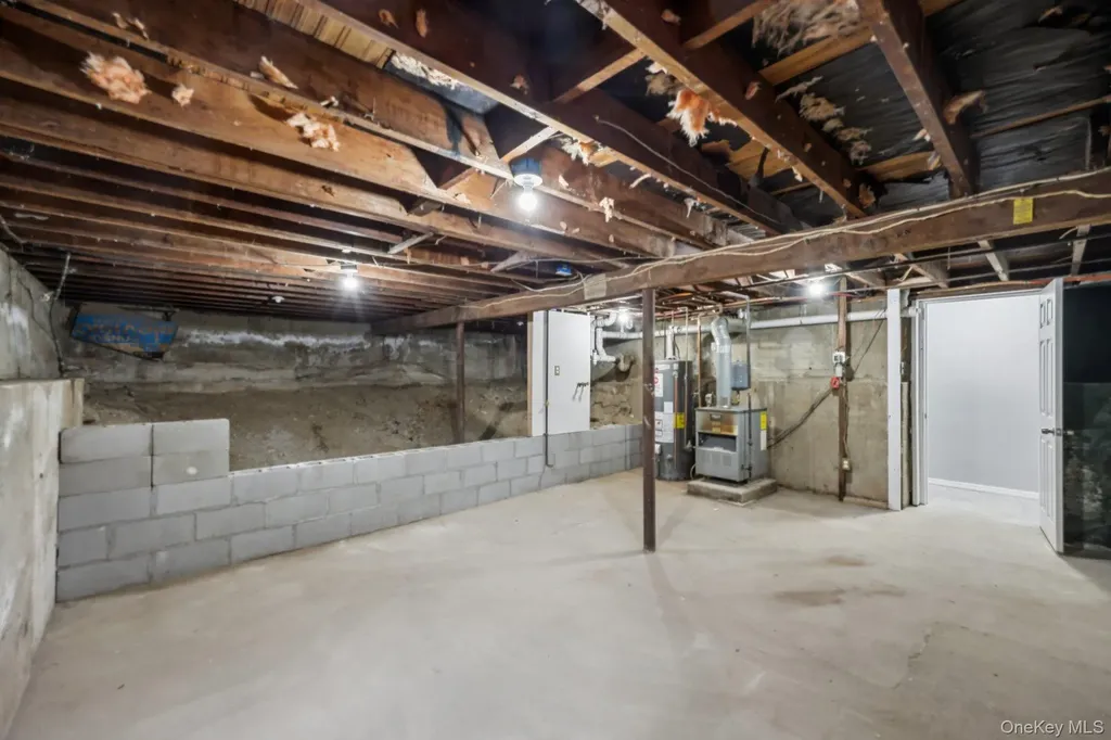 33 E Cherry Street Central Islip NY 11722