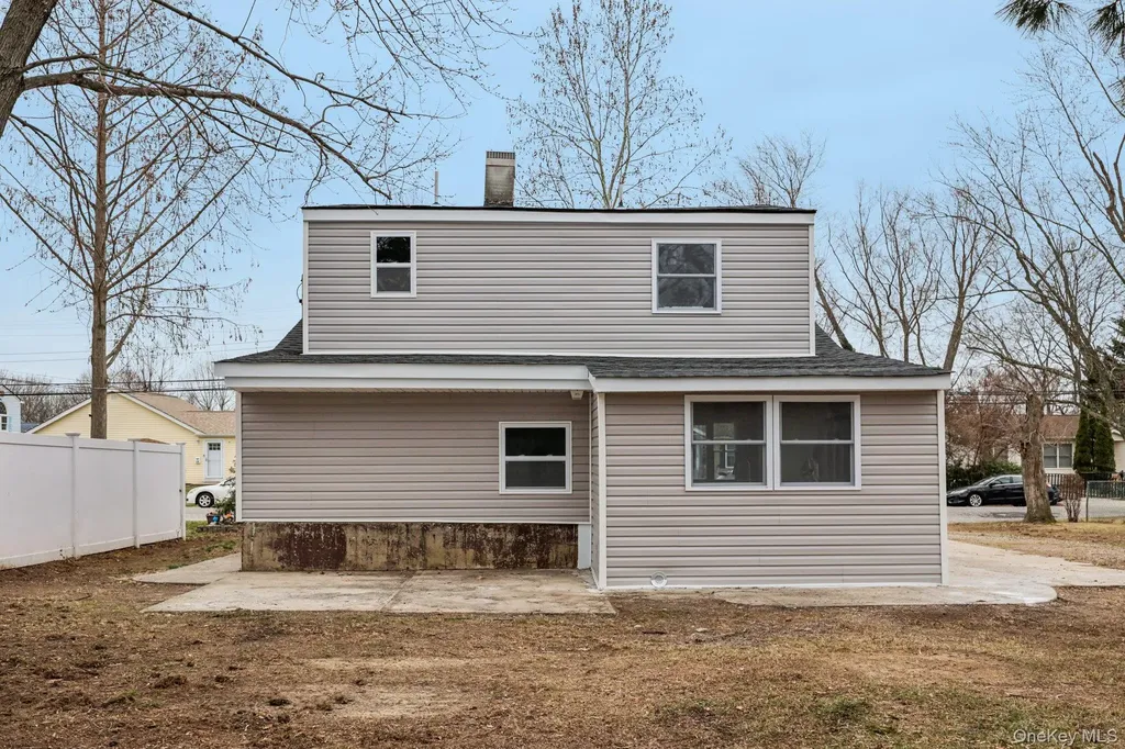 33 E Cherry Street Central Islip NY 11722