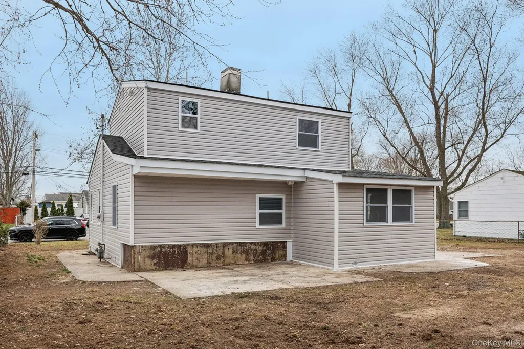33 E Cherry Street Central Islip NY 11722