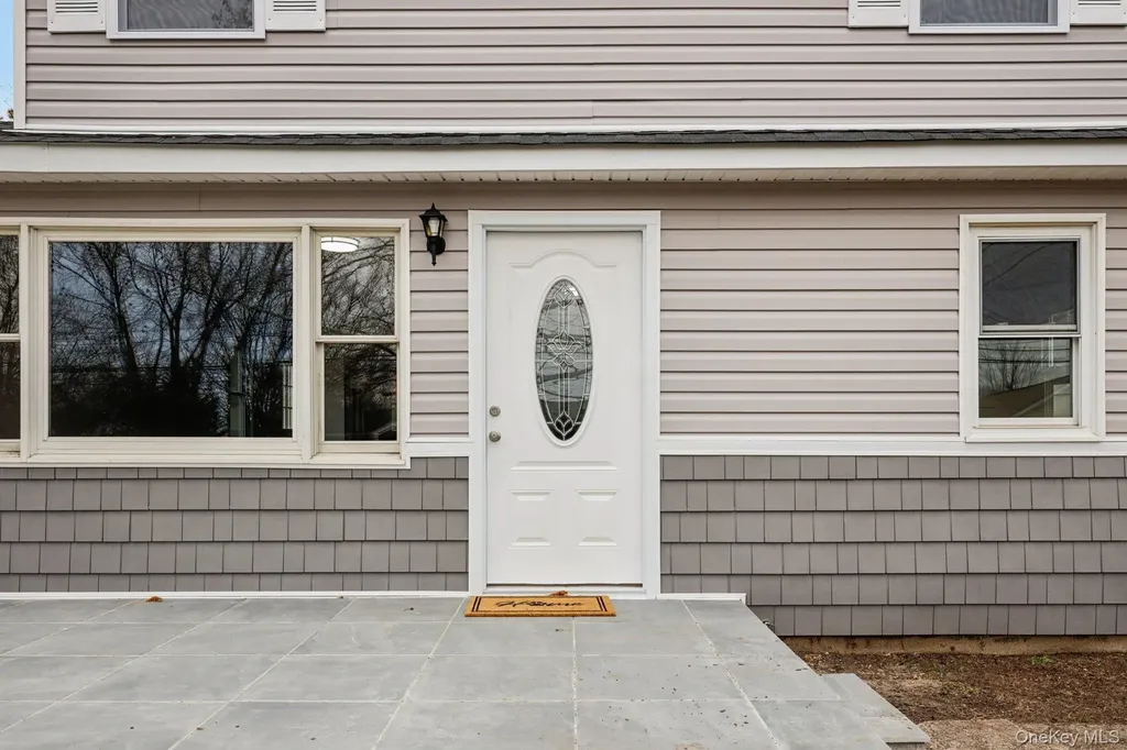 33 E Cherry Street Central Islip NY 11722