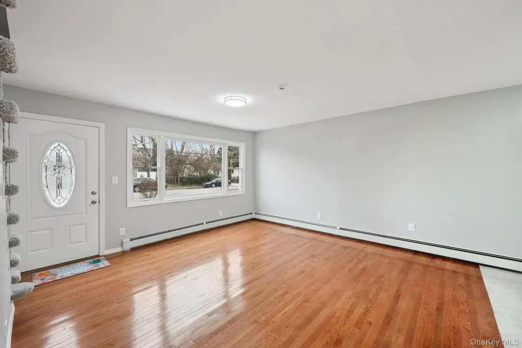 33 E Cherry Street Central Islip NY 11722