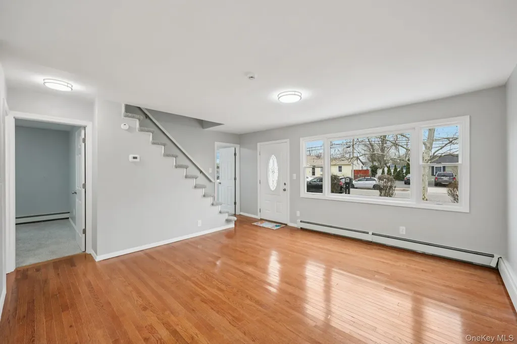33 E Cherry Street Central Islip NY 11722