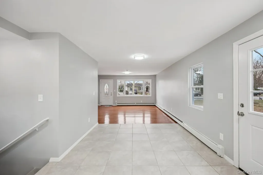 33 E Cherry Street Central Islip NY 11722