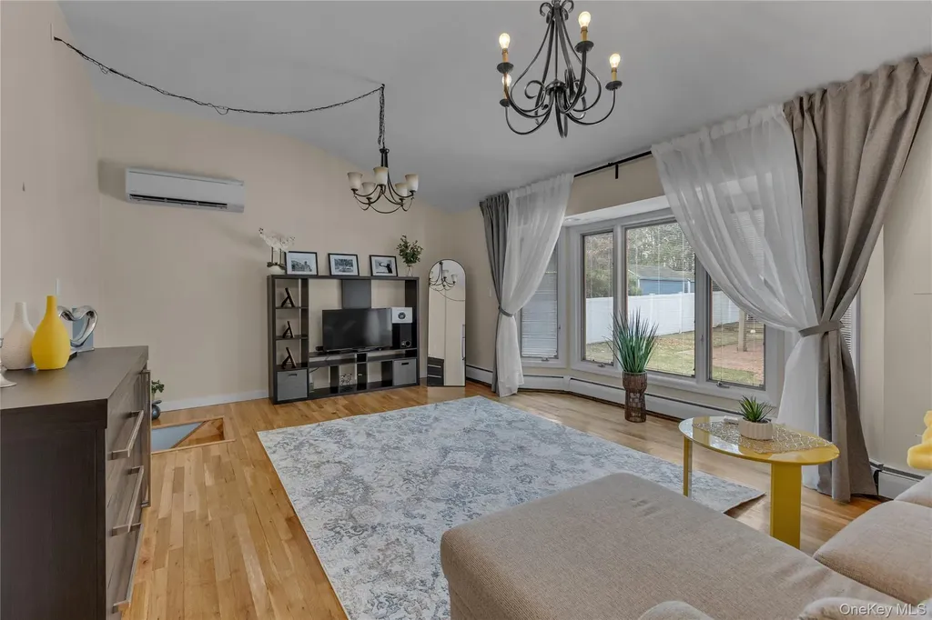 154 Alexander Avenue Nesconset NY 11767