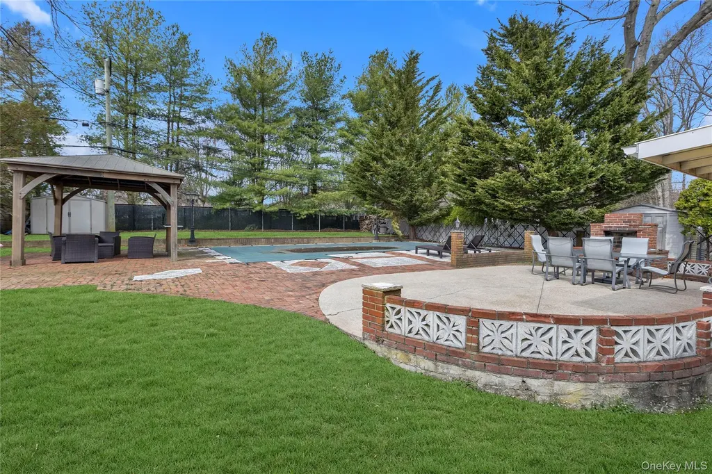154 Alexander Avenue Nesconset NY 11767