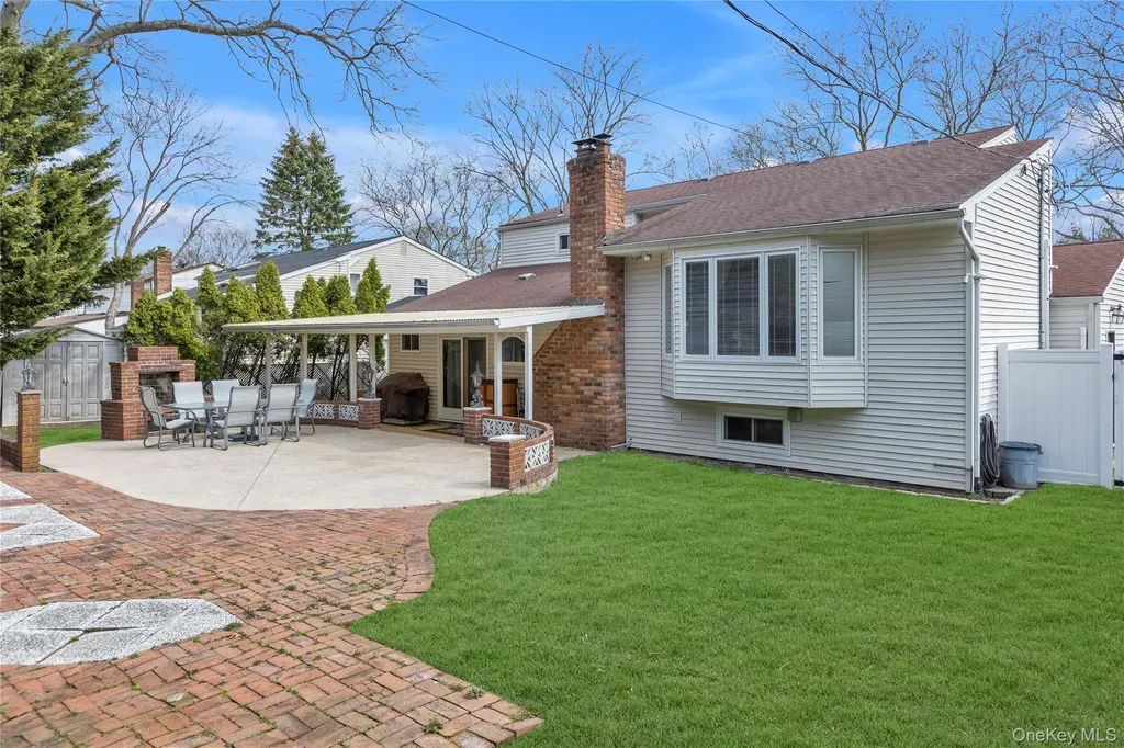 154 Alexander Avenue Nesconset NY 11767