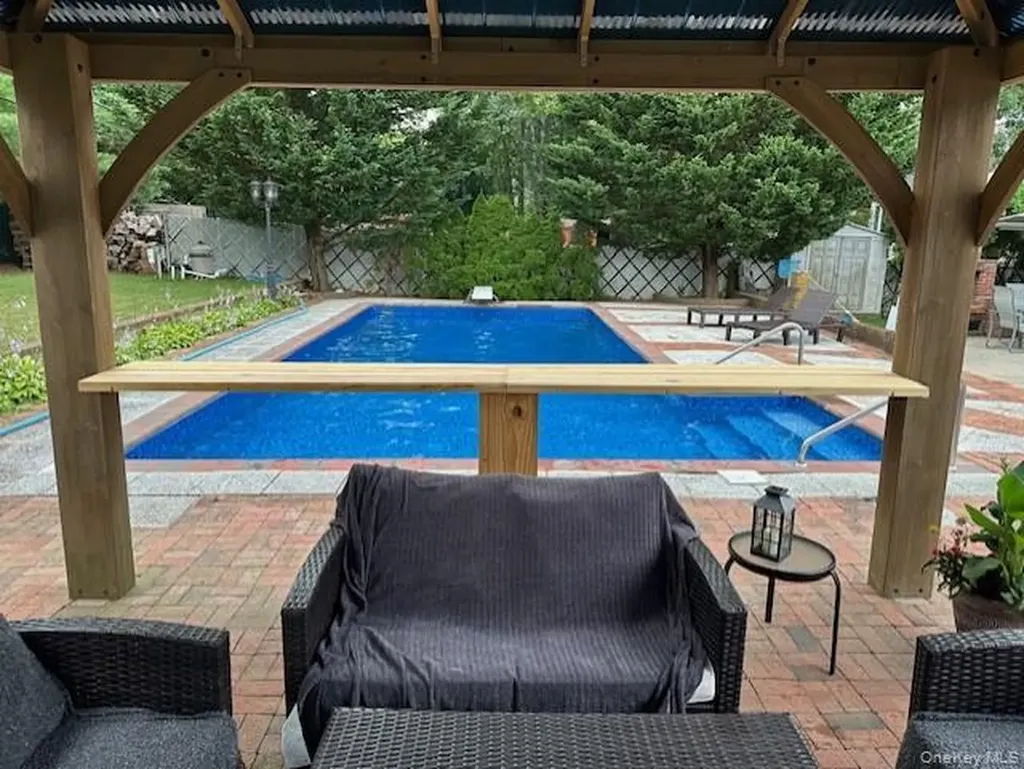 154 Alexander Avenue Nesconset NY 11767