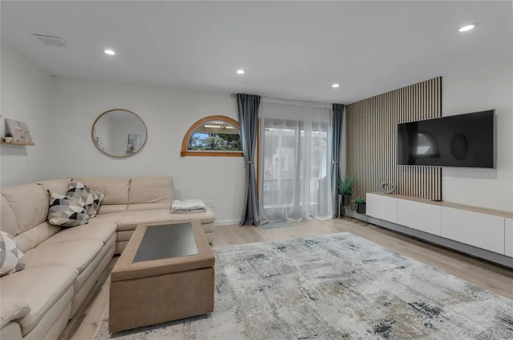 154 Alexander Avenue Nesconset NY 11767