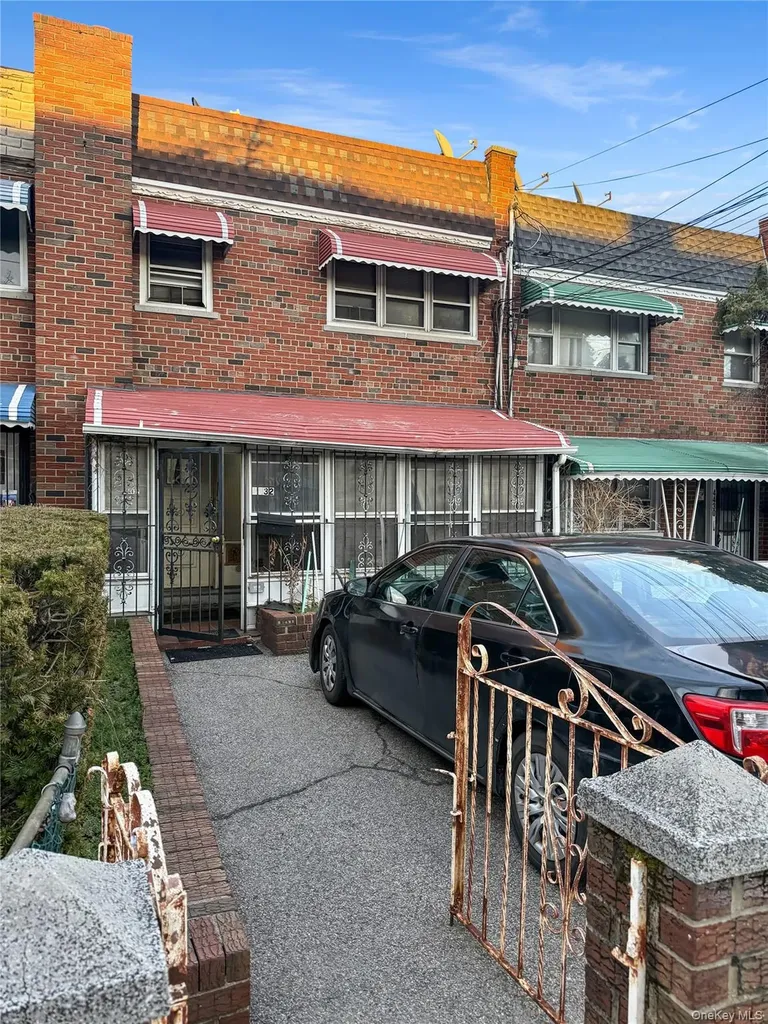 4432 Baychester Avenue Bronx NY 10466